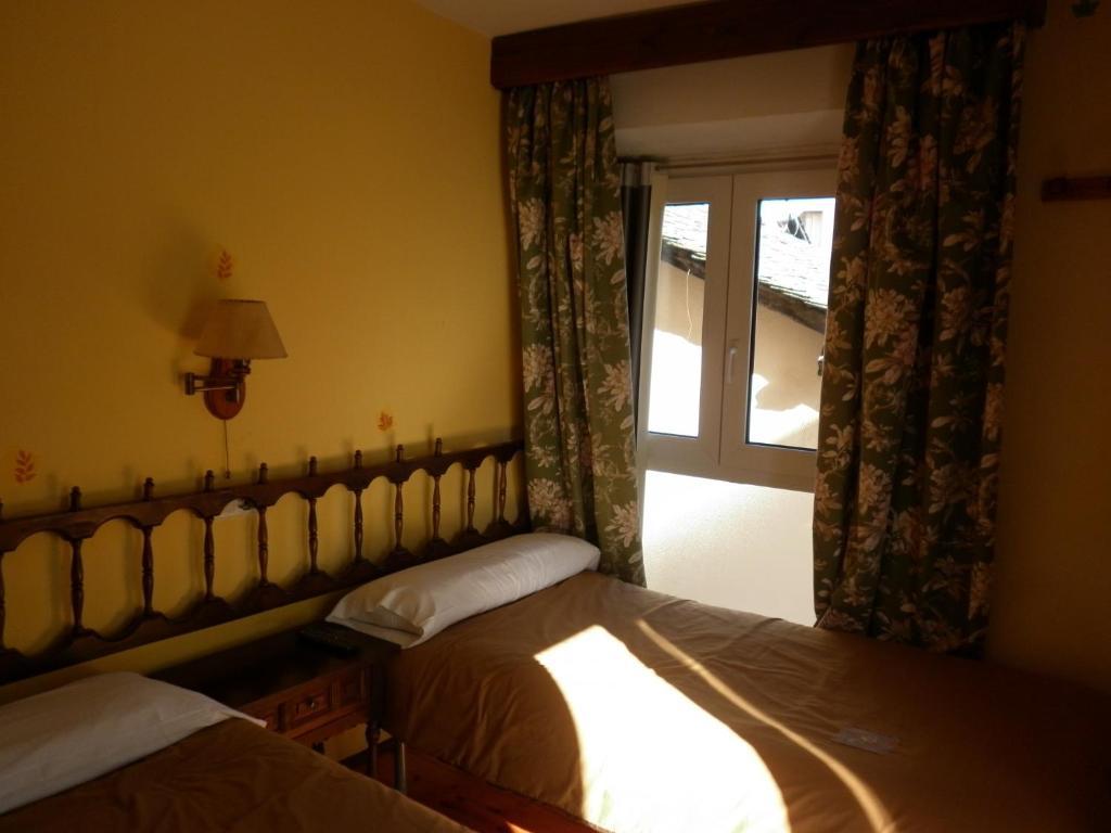 Fonda Cerdanya Hotel Puigcerdà Стая снимка
